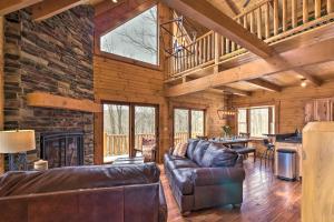 Family-Friendly Warsaw Cabin with Deck and Fireplace!