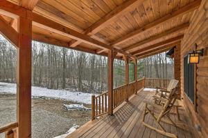 Family-Friendly Warsaw Cabin with Deck and Fireplace!