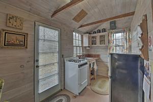 Cozy Vineyard Haven Cottage Less Than 1 Mi to Beach!