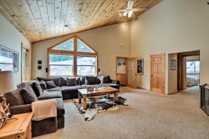 Holiday Home room in Tahoe Donner Retreat Close to ALL the Fun!