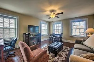 Walk to Shops, Dining and City Park Reading Apt - 雷丁