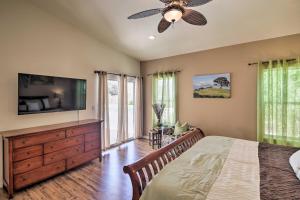 Elegant Lake Havasu Getaway with Pool - 3 Mi to Lake
