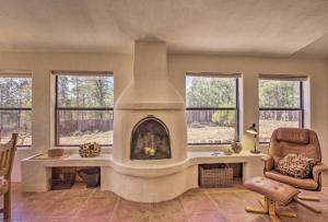 Artists Retreat w Pecos National Park Views!