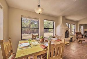 Artists Retreat w Pecos National Park Views!