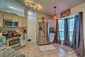 Pet-Friendly Amelia Island Home about 1 Mi to Beach!