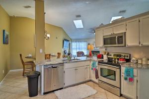 Pet-Friendly Amelia Island Home about 1 Mi to Beach!