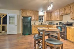 Fire Pit Cozy Bryson City Cabin on Tuck River