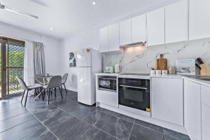 Modern Beach Front Apartment