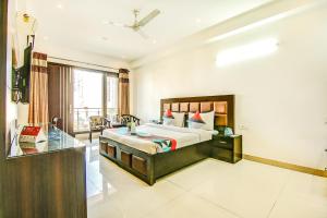 Via Hemkunt Residency