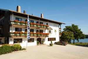 Hotel Seeblick & Ferienwohnung