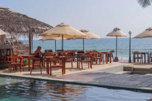 Sapphire Seas Beachfront Hotel