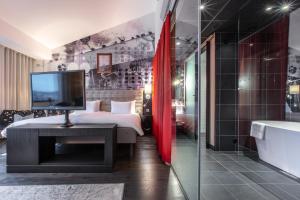 Premium Room room in Radisson Blu Riverside Hotel