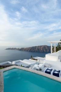 Above Blue Suites Santorini Greece