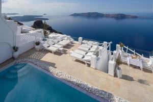 Above Blue Suites Santorini Greece