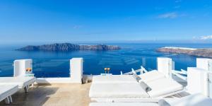 Above Blue Suites Santorini Greece