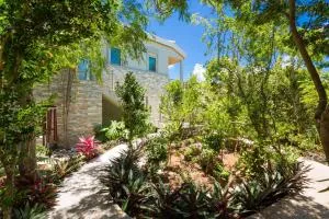 One ON Marlin Resort - Turtle Cove