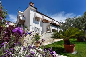 Apartments Sanja in one of favourite part of Poreč beach area