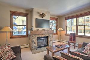 Walk to Lifts Breck Condo on Main St with Amenities