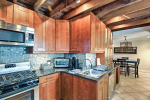 El Paso Home with Yard - Walk to UTEP and Cinci St