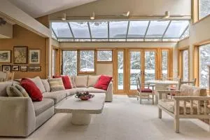 Ski-InandSki-Out Winter Park Condo with Pool Access! - Ninetyfour