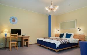 Angel Town Hall Apartments