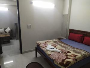 The Raveesh Lado - 1BHK Fully Furnished Apartment