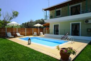 Aselinos Villa Sleeps 6 with Pool Air Con and WiFi Skiathos Greece