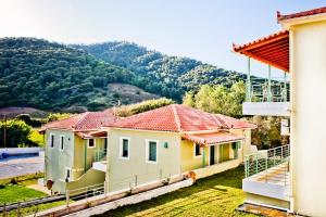 Aselinos Villa Sleeps 6 with Pool Air Con and WiFi Skiathos Greece