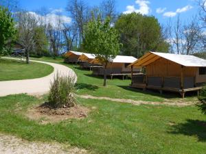Campings Camping Padimadour : photos des chambres