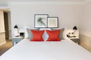 Suite room in The Ampersand Hotel