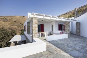 modern apartment with a sea view and swimming pool Kea Greece