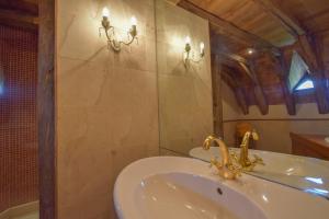 Hotels Domaine d'Essendieras : Suite Standard