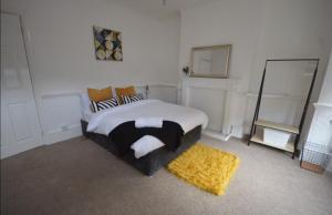 Namas 4 bed Nuneaton House with a Central Location -Ricoh/NEC Nanitonas Didžioji Britanija