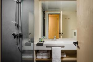 Superior Triple Room room in Hotel Raval House