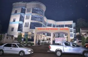 Okla Extreme Hotel - Nsangi