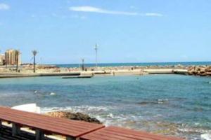 Cozy Holiday @ 3BR Apt Near Beach Promenade!