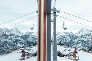 Burgis - Adults only