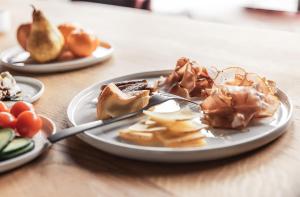 Burgis - Adults only