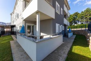 Apartments Crnekovic Tomislava 8A