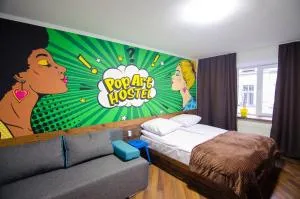Pop Art Hostel Rynok Sq - Винники