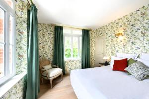 Hotels Domaine Saint Clair - Le Donjon : photos des chambres