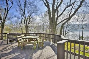 Skaneateles Lake Home Water Views and Private Beach - Cortland