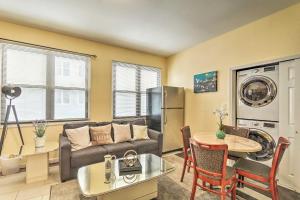 Apartment room in Philly Apt Walk to Bars and Historic Museums!
