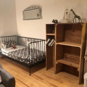 Chez Celine et Philippe Chambre atelier dans propriété de charme avec piscine