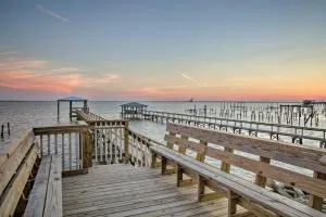 Modern Slidell Home with Private Fishing Dock! - Мандевилл