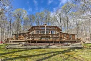 Walk to Big Bass Lake Family Home with Deck! - Hamlin