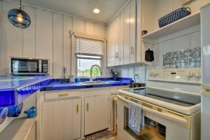 Coastal Condo with BBQ and Boat Slip, Walk to Beaches!