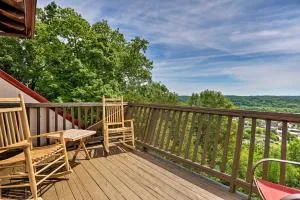 Burkesville Apt with Deck, Views and Pool Access! - Red Boiling Springs