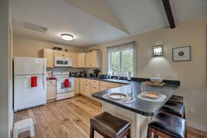 Cambridge House, 4 Miles to Smugglers Notch