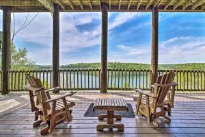 Spacious Cabin on Dale Hollow Lake with Hot Tub! - Alpine